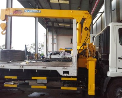 Cẩu Soosan 5 tấn SCS513