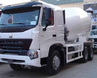 Xe bồn trộn bê tông 12 khối Howo 