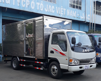 XE TẢI JAC 2.4 TẤN THÙNG KÍN 4.3M