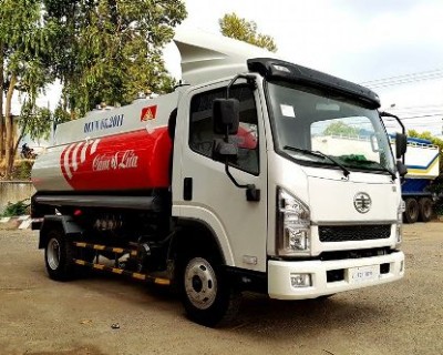 Xe bồn chở xăng dầu 7 khối Faw 3 khoang (2-2-3)