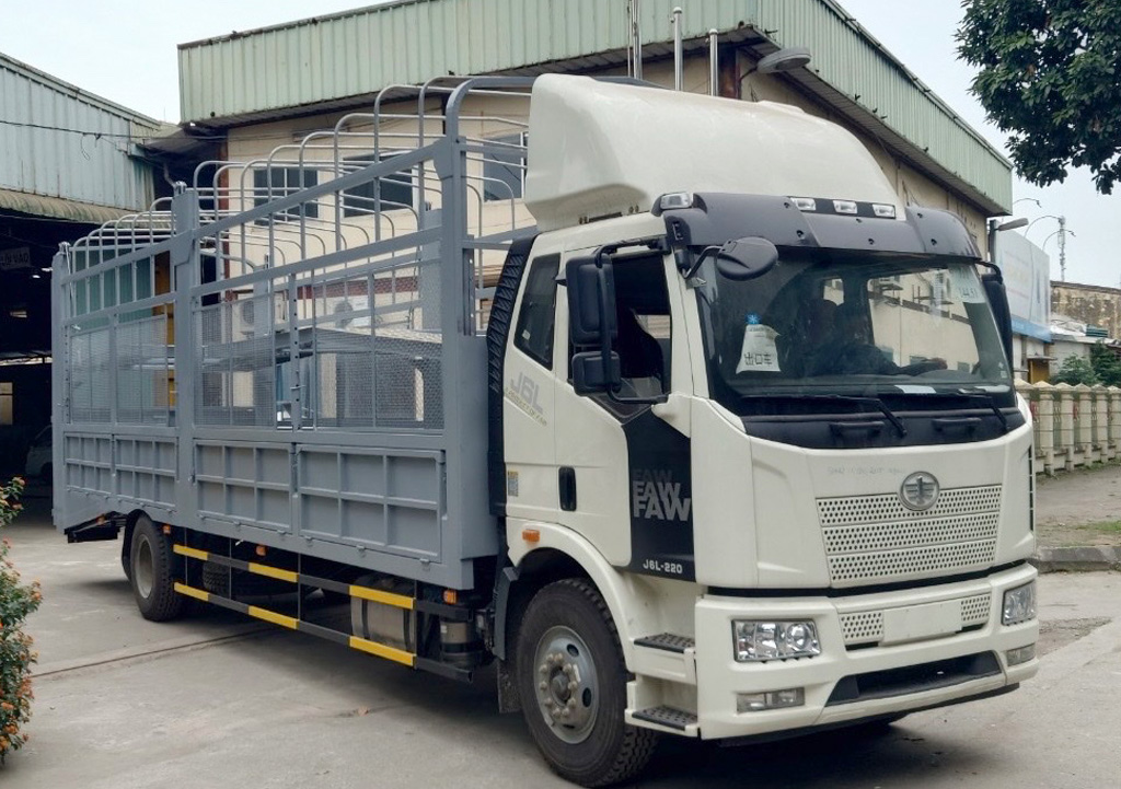 xe tải faw chở ô tô