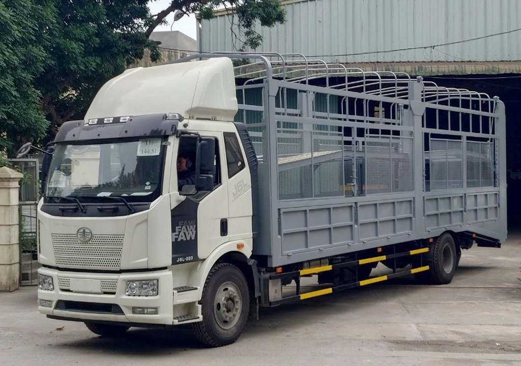 xe tải faw chở ô tô