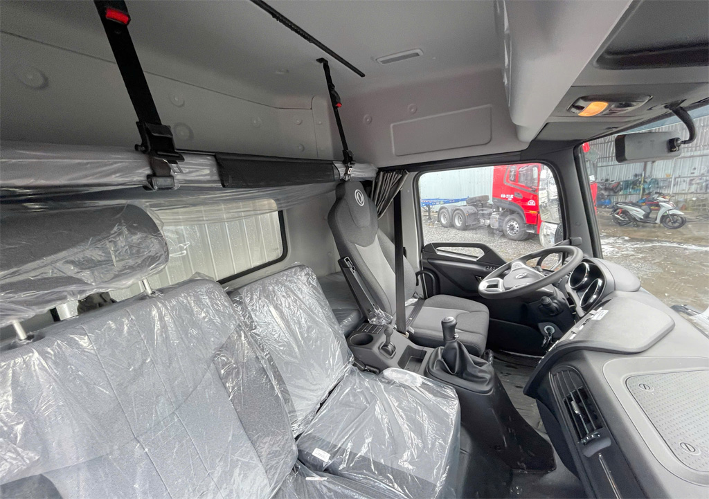 xe tải thùng container