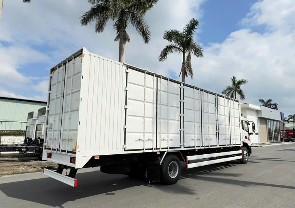 xe tải thùng container