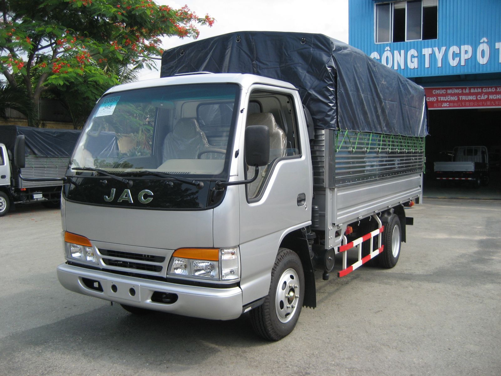 Xe tải Trung Quốc trốn thuế khi nhập vào Việt Nam
